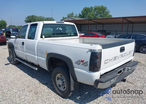 2006 Chevrolet Silverado Work Truck z USA, uszkodzony, nr VIN 1GCHK29U86E180841